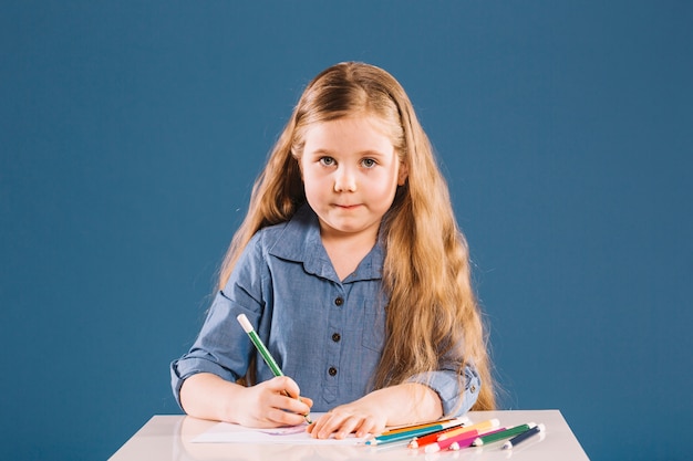 Free photo drawing girl looking at camera