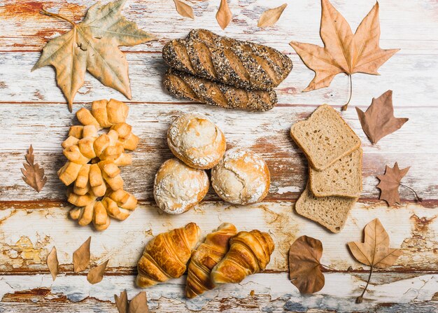 Dried leaves around pastry