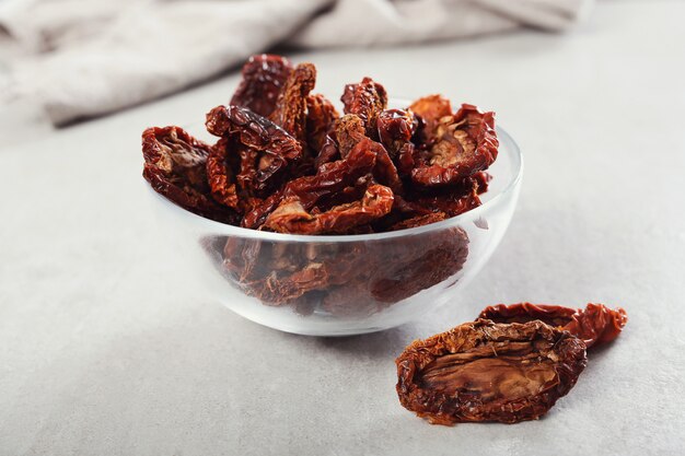 dried tomatoes on bowl