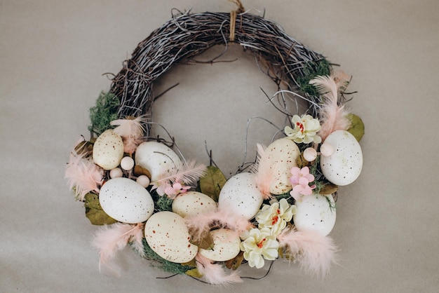 Free photo easter wreath decorated with easter eggs