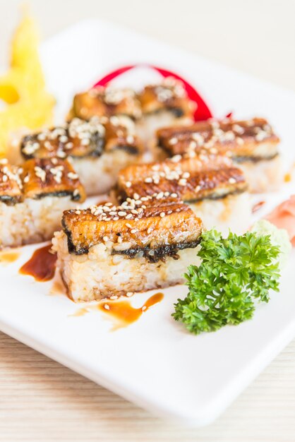 Eel sushi roll maki