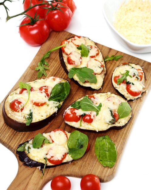 Eggplant pizza with cheese