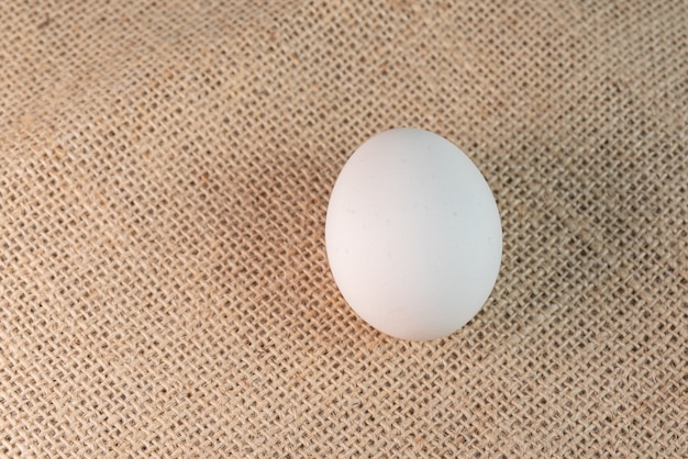 Free photo eggs on the brown background