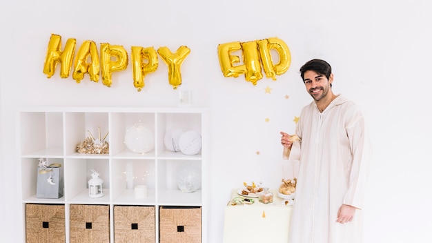 Free Photo eid al-fitr concept with muslim man