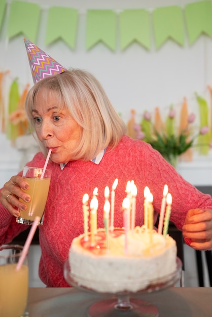 Free Photo elderly person celebrating their birthday