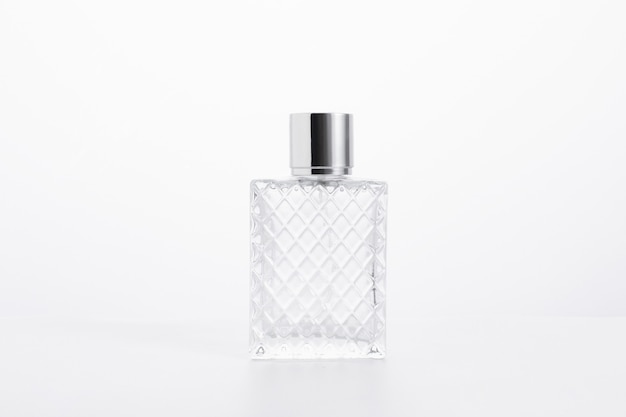 Free Photo elegant glass perfume bottle isolated on a white surface