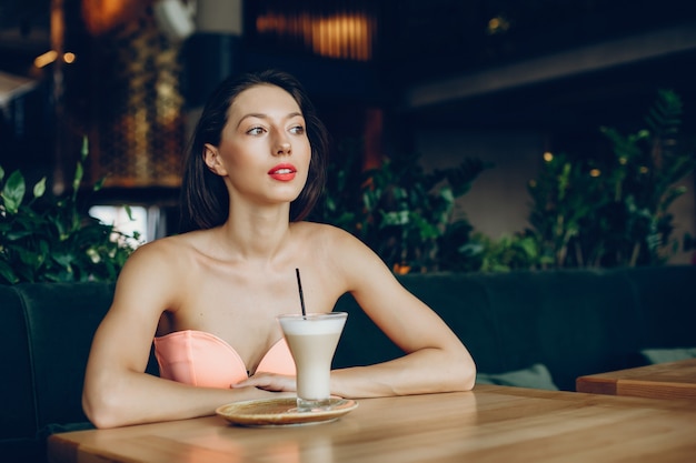 Elegant lady with coffee