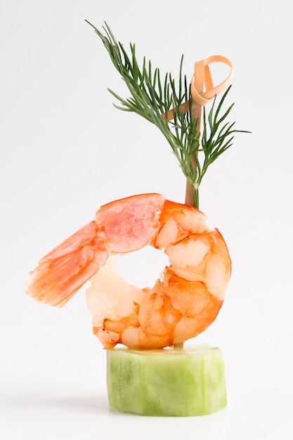 Free photo elegant meal with shrimp