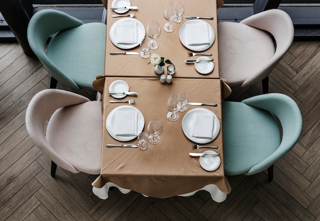 Free Photo empty dining table in a restaurant