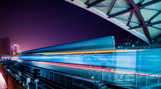 Free photo empty railroad platform