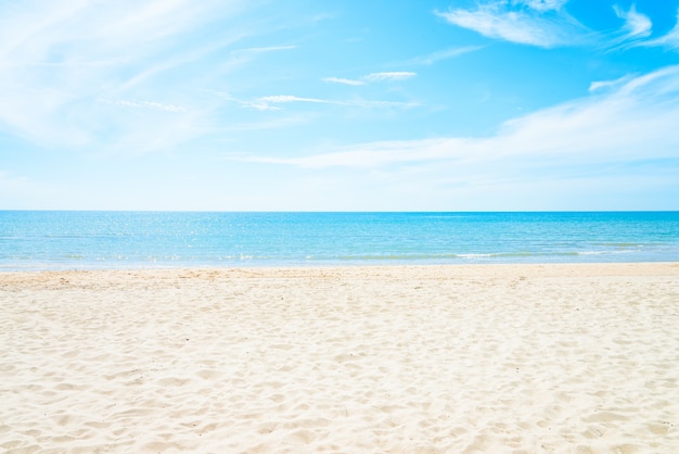 Free Photo empty sea and beach background