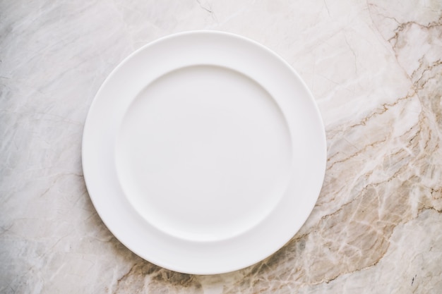 Free photo empty white plate or dish