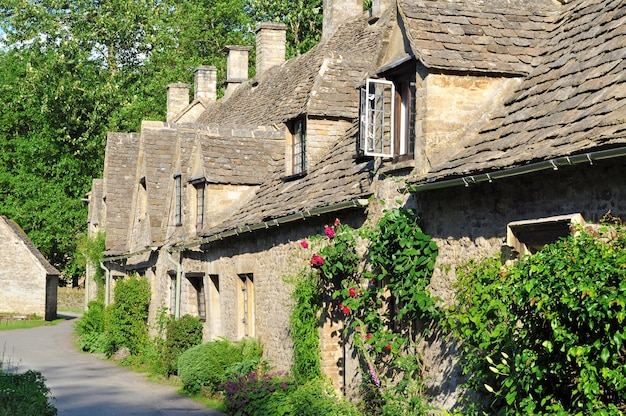 Free Photo english village in cotswolds