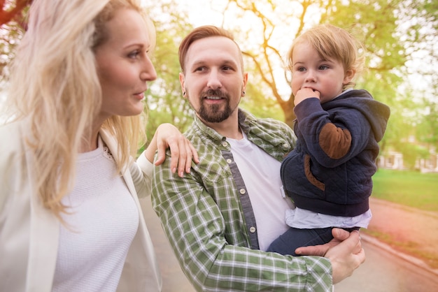 Free photo enjoying the family time outdoors