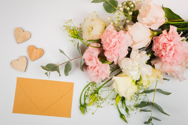 Free photo envelope mock-up with flowers