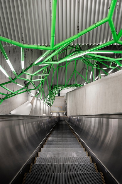 Free photo escalator of a building