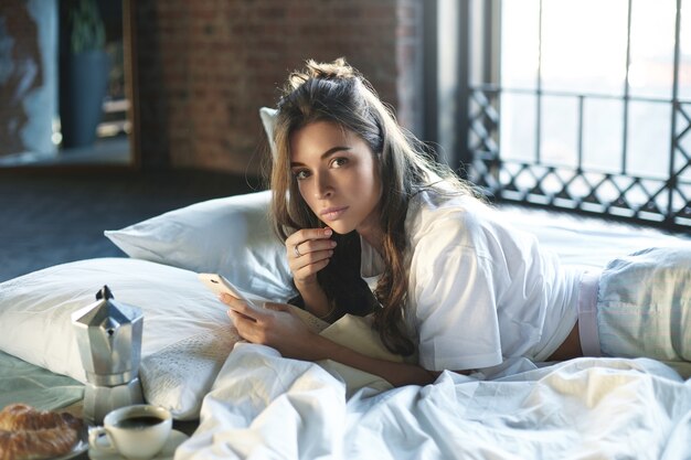 Expressive woman posing indoor