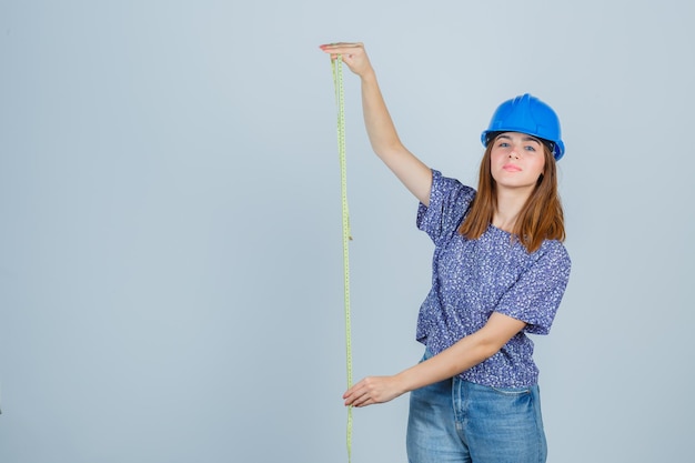 Free Photo expressive young lady posing in the studio