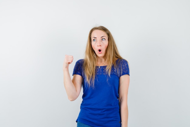 Free Photo expressive young woman posing in the studio