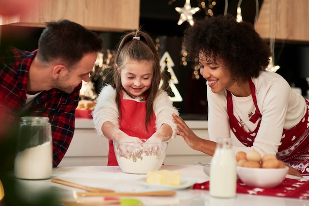 Family glad to make a cookies