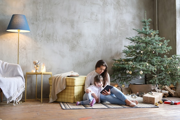 Free photo family having fun in christmas day