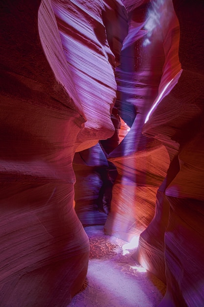 Free photo fascinating vertical shot of the antelope canyon in arizona