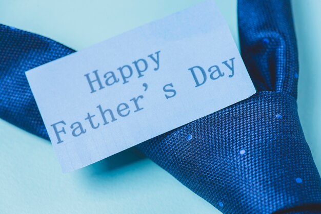 Free photo father's day note on a tie