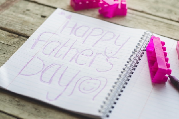 Free photo father's day writing made by a girl