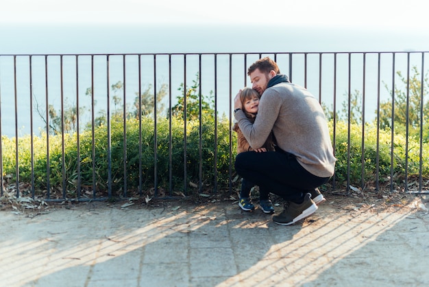 Free photo father with kid in park