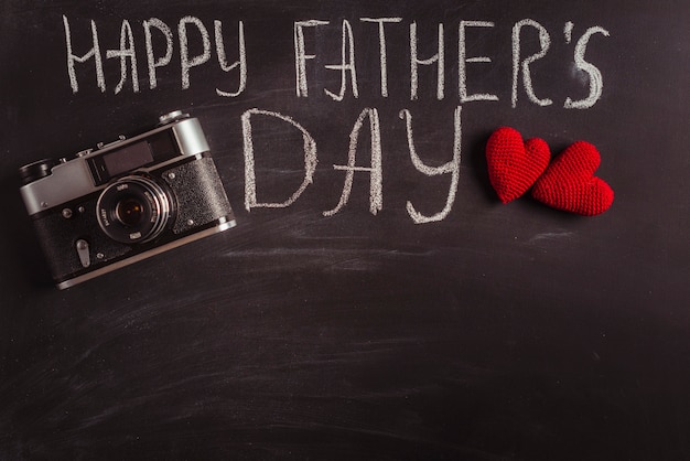 Free photo fathers day composition on blackboard with copyspace