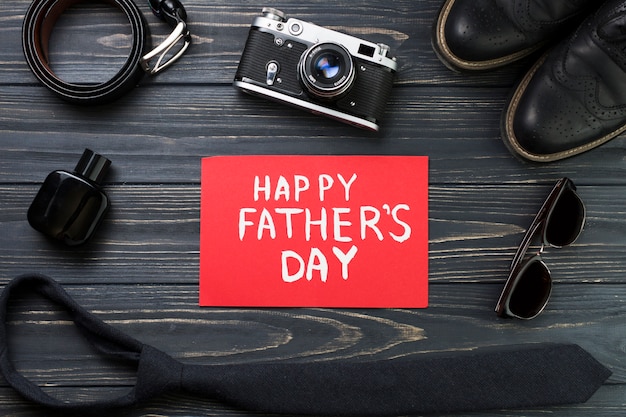 Free photo fathers day composition with envelope