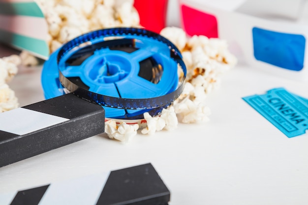 Free Photo film reel on popcorn