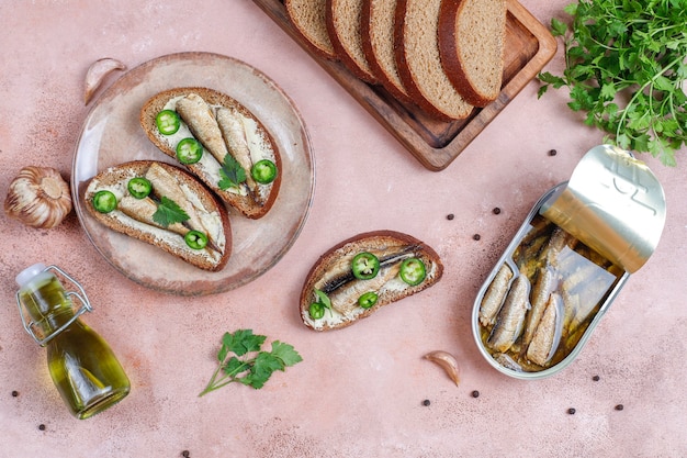 Free photo fish sandwiches with sprats.