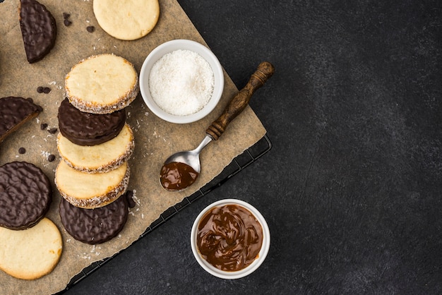 Flat design of delicious alfajores with copy space