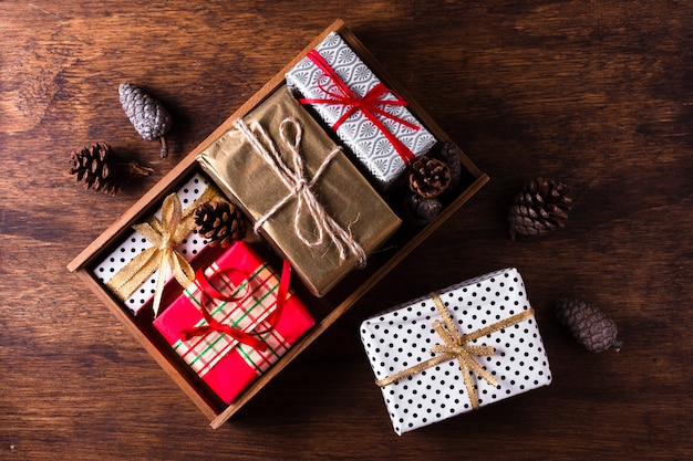 Free photo flat lay arrangement of different christmas gifts