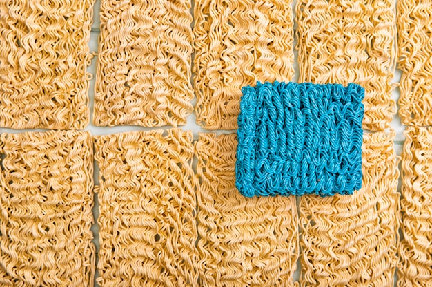 Free photo flat lay basic ramen with blue noodles