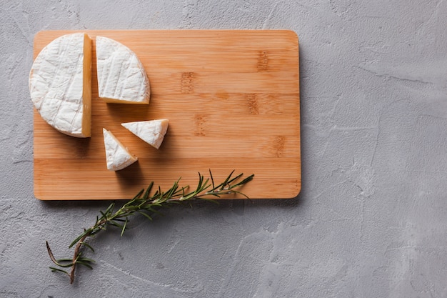 Free photo flat lay cheese composition with copyspace