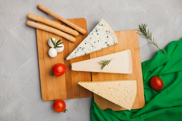 Flat lay cheese composition