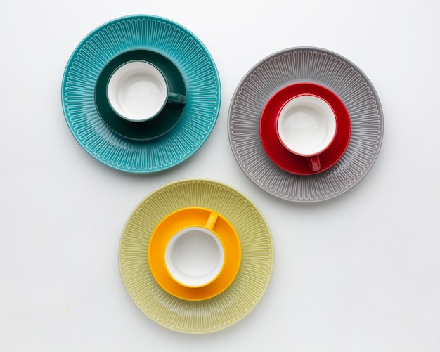 Free photo flat lay clean tableware