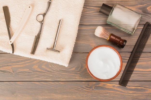 Free photo flat lay composition of shaving objects