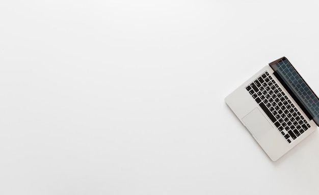 Free photo flat lay of computer laptop isolated on whtie background