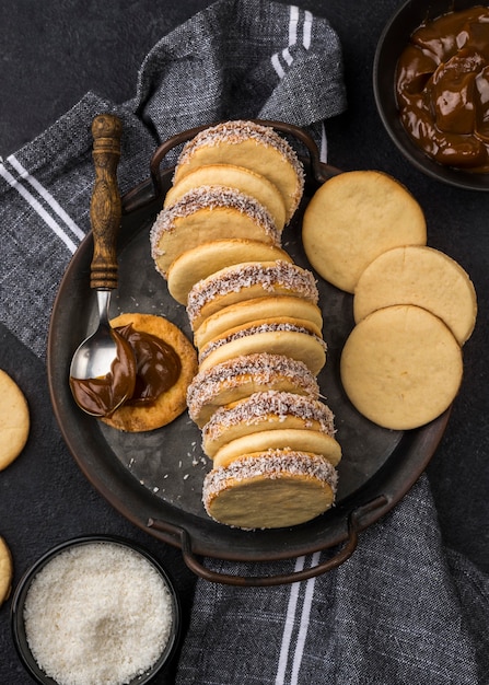 Free photo flat lay of delicious alfajores arrangement