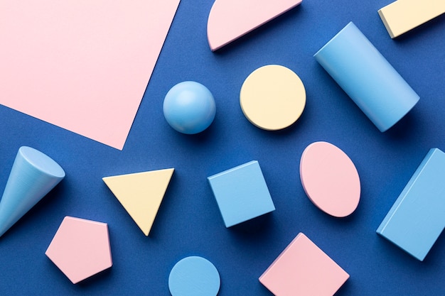 Free photo flat lay of geometric forms