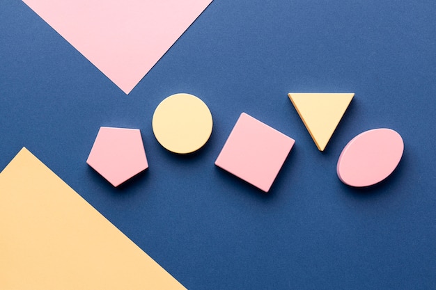 Free photo flat lay of geometric forms