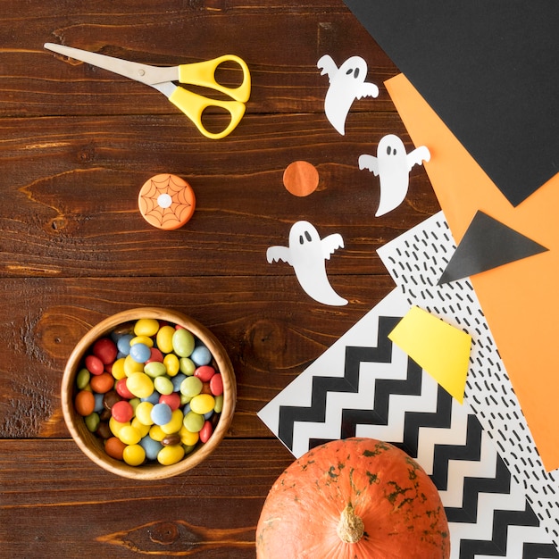 Free photo flat lay of halloween arrangements concept