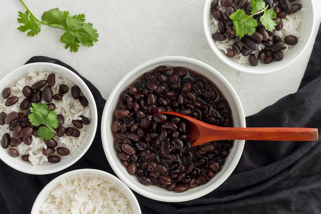 Free photo flat lay kidney beans with rice in bowl