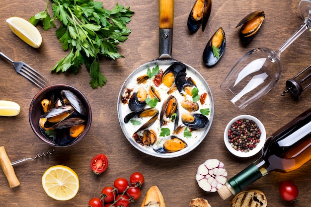 Free photo flat-lay mediterranean diet with mussels