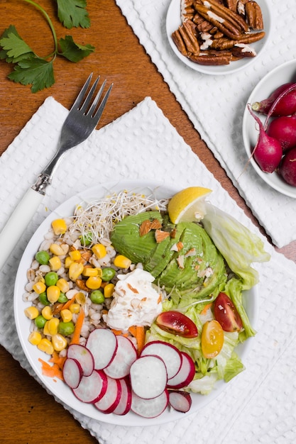 Free photo flat lay of organic vegetables on plate