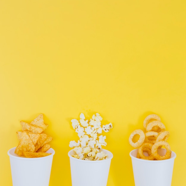 Free photo flat lay popcorn composition for cinema concept