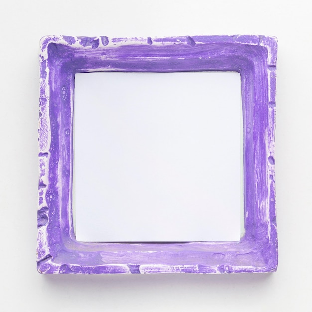 Free photo flat lay of purple frame concept with copy space